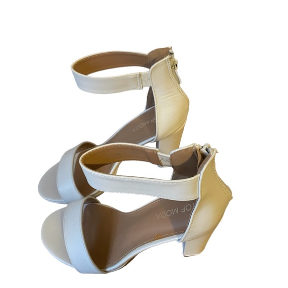 Top Moda White High Heels - Picture 2 of 2